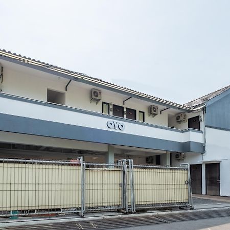 Oyo 1460 Anyelir Residence Cirebon Ngoại thất bức ảnh