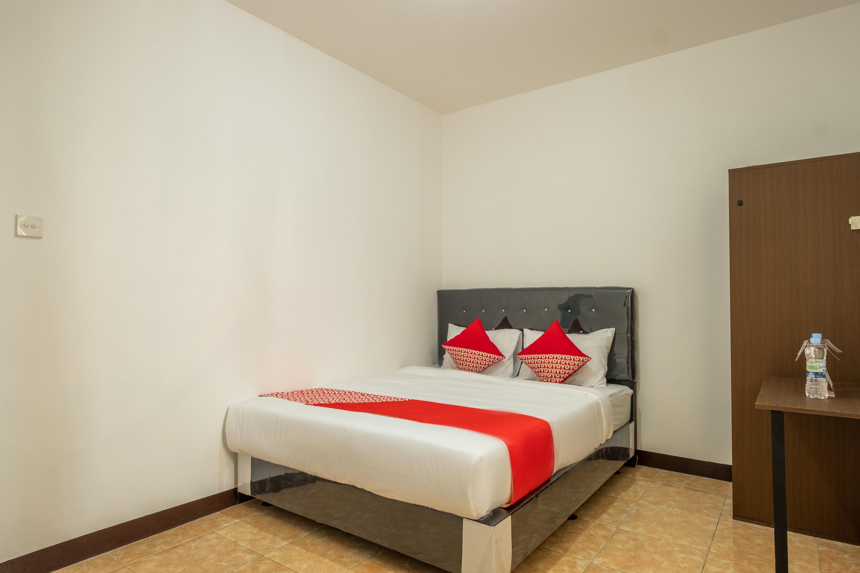 Oyo 1460 Anyelir Residence Cirebon Ngoại thất bức ảnh