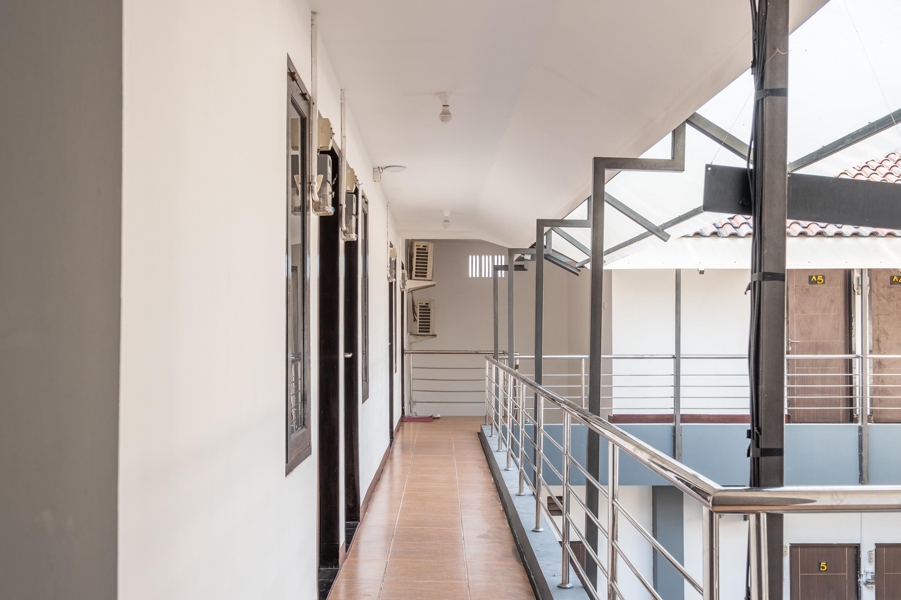 Oyo 1460 Anyelir Residence Cirebon Ngoại thất bức ảnh