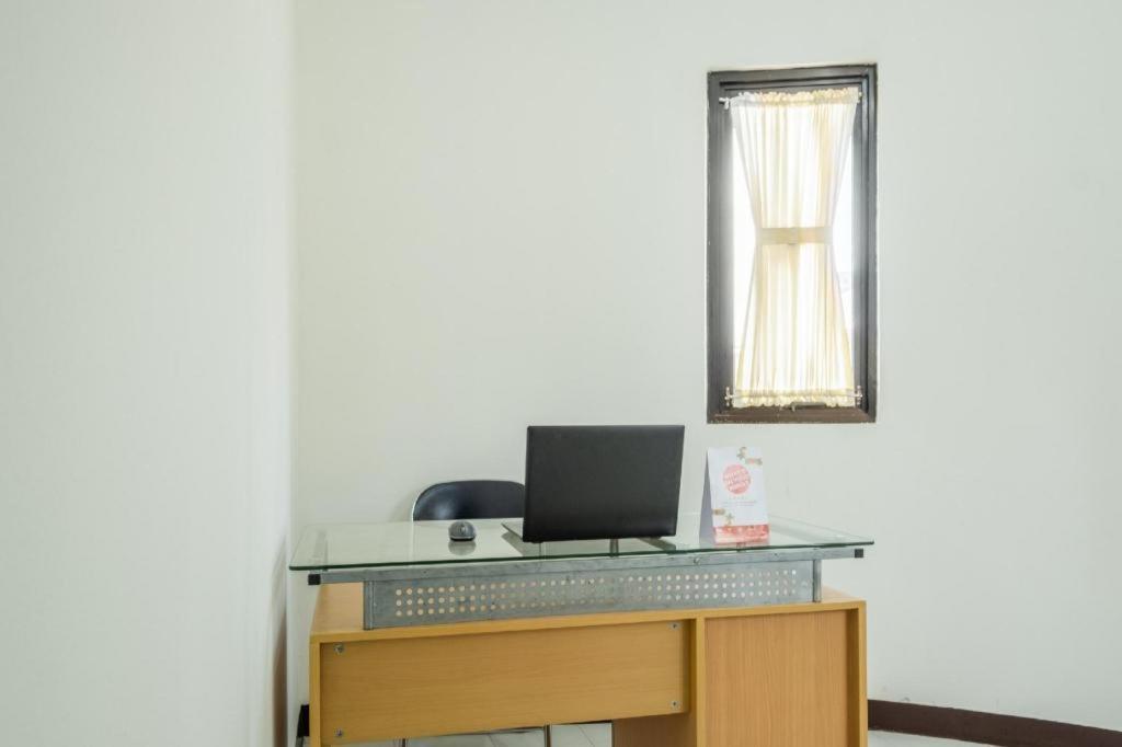 Oyo 1460 Anyelir Residence Cirebon Ngoại thất bức ảnh