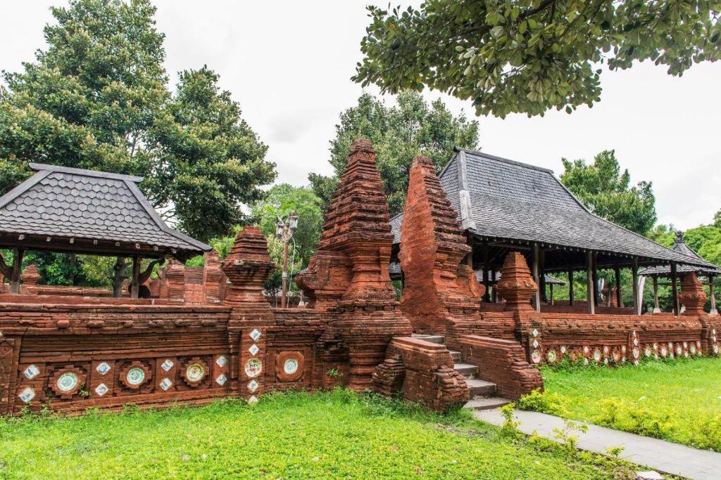 Oyo 1460 Anyelir Residence Cirebon Ngoại thất bức ảnh